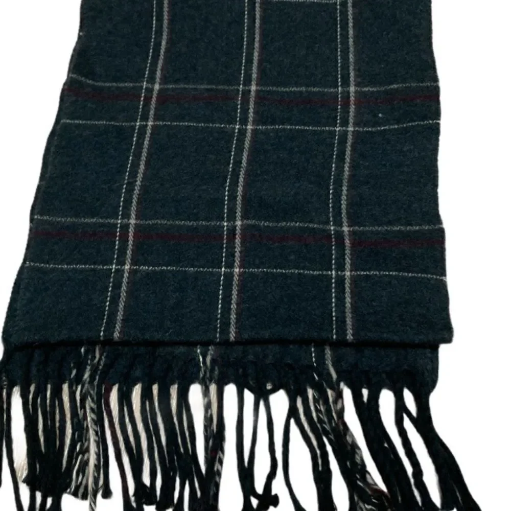 Geoffrey Beene made in Italy acrylic scarf